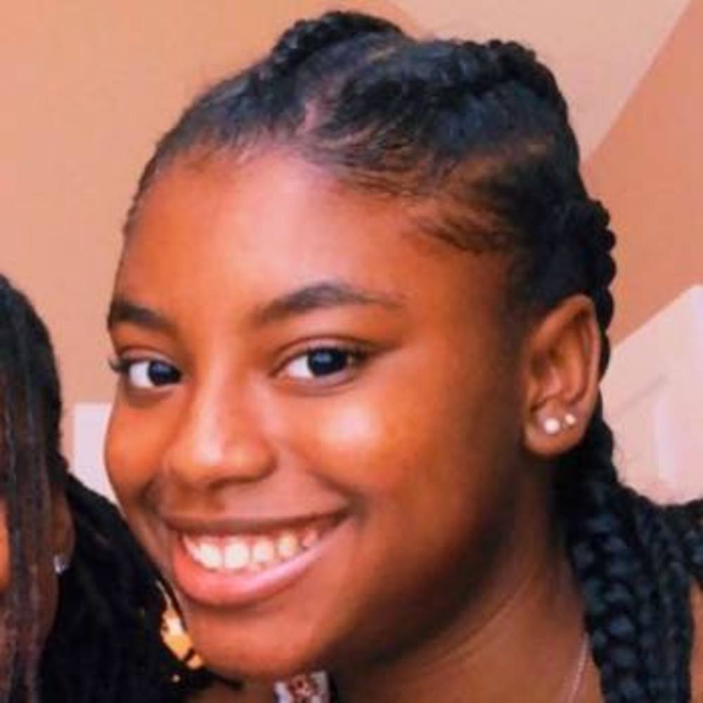 Meet your Posher, Latoya